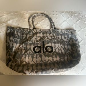 Alo yoga bag .
